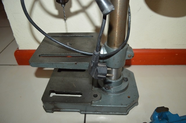 predam - stolova vrtacka EKA - 13