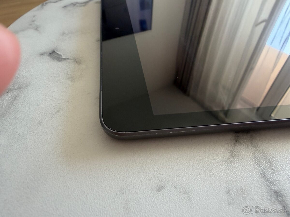 I pad 7 32G cellular - 13