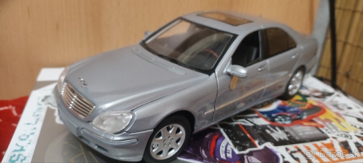 Modely Bburago maisto 1/18 - 13