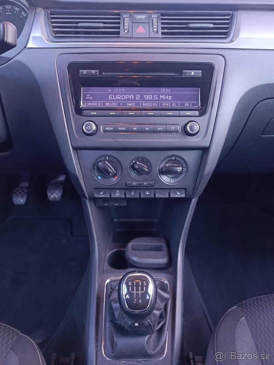 Prodám Škoda Rapid 1.6 TDI 77kw Nová STK - 13