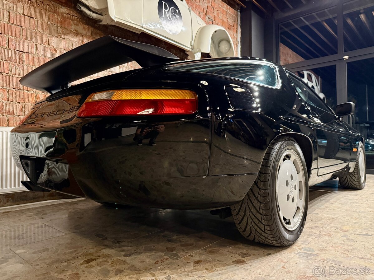 PORSCHE 928 S4 - 13