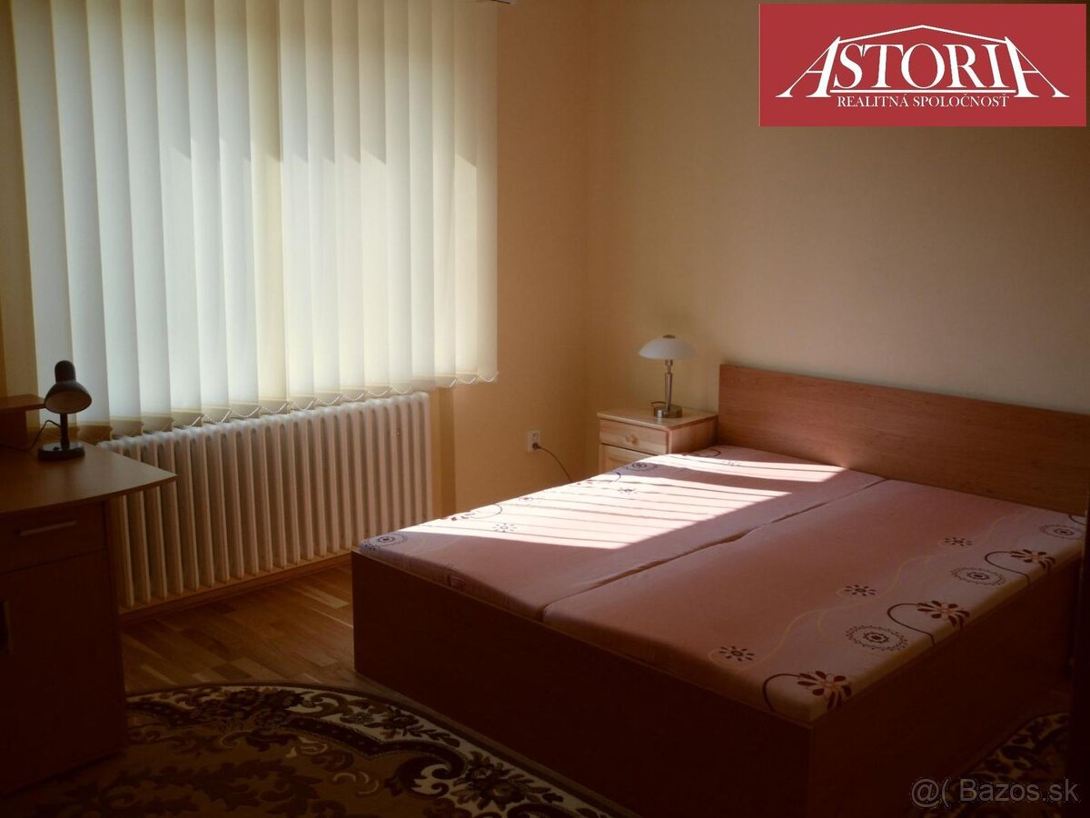 rodinný dom s 2 garážami - Martin - Stráne - 13