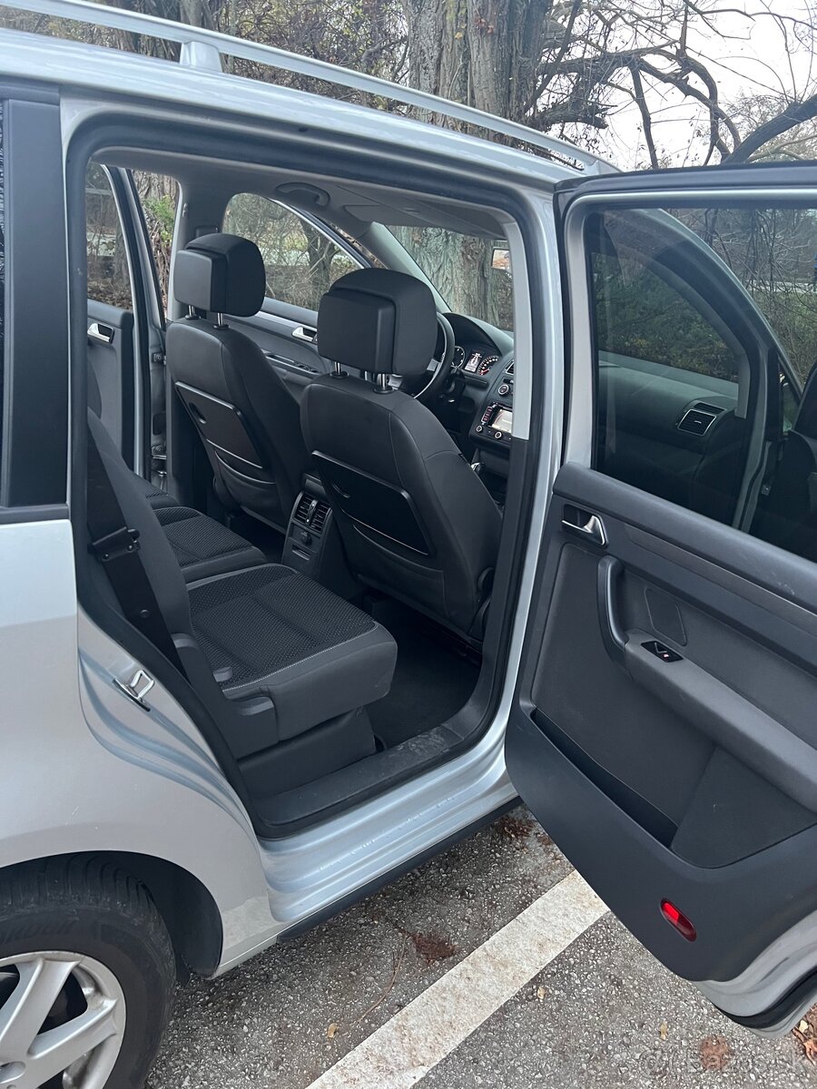 Volkswagen Touran 2.0 TDI • 103 kW - 13