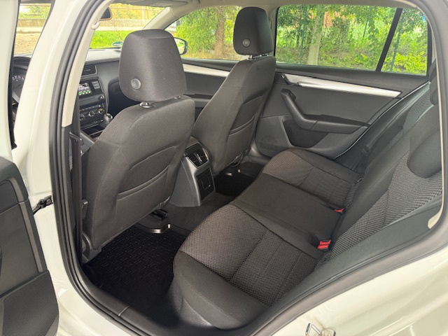 Škoda Octavia Combi 1.6 TDI 110k Ambition - 13