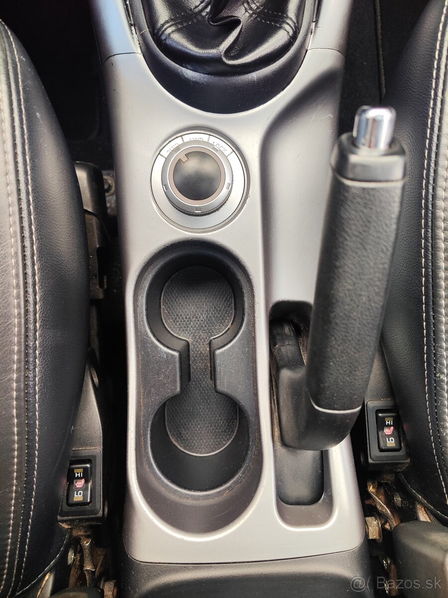 Mitsubishi Outlander 2.0 DI-D, 7 miest, 4x4 - 13