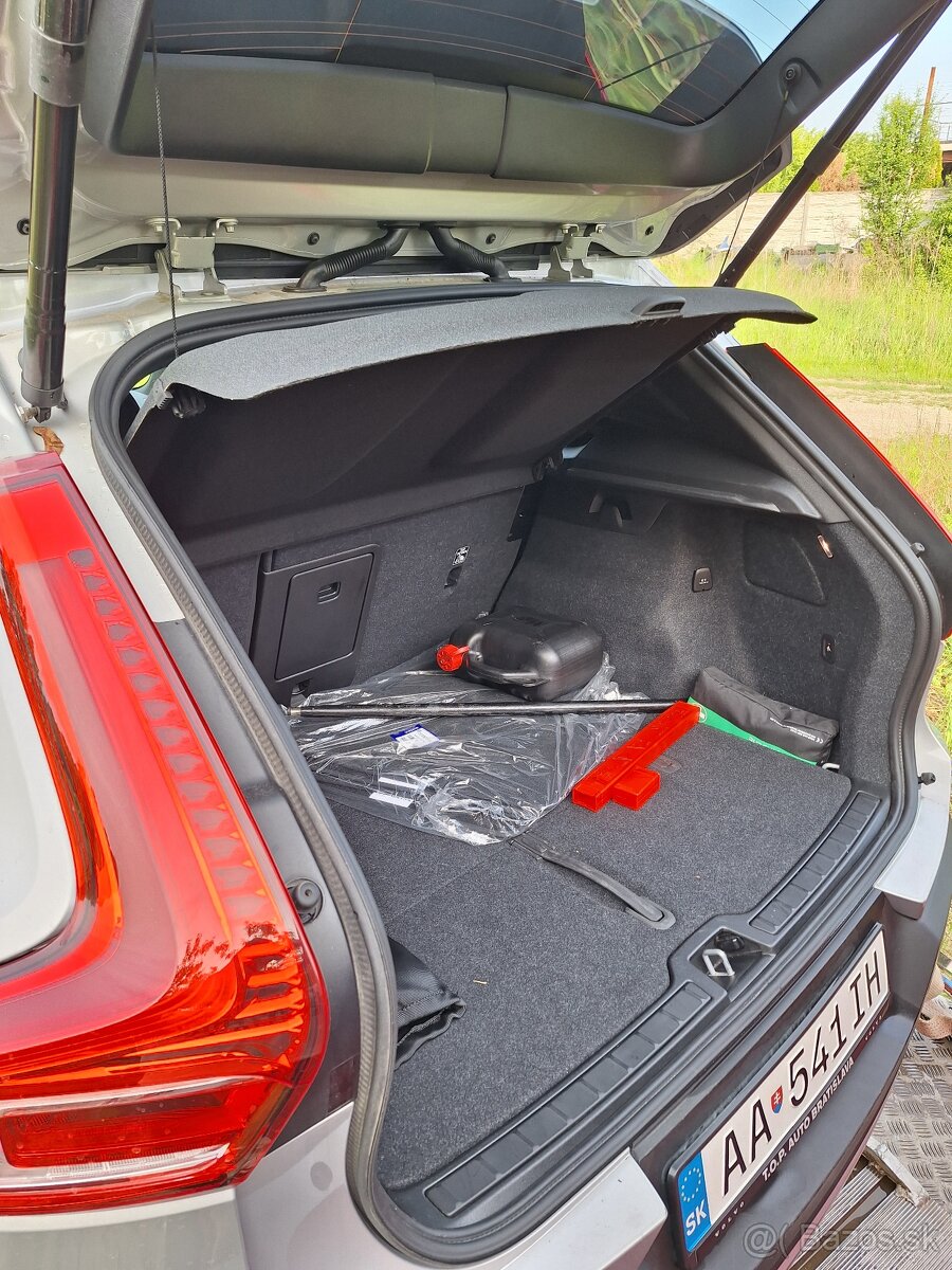 Volvo XC 40 r.v.11.12.2023 - 13