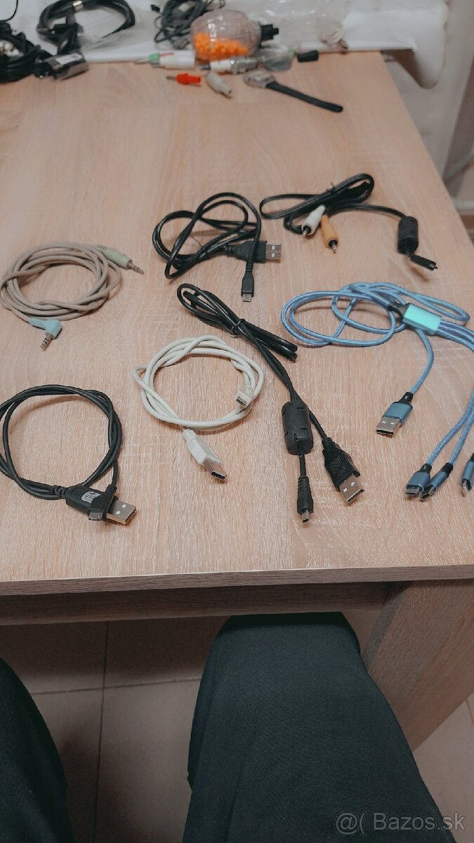 Predam adapter na notebook a rqzne kable - 13