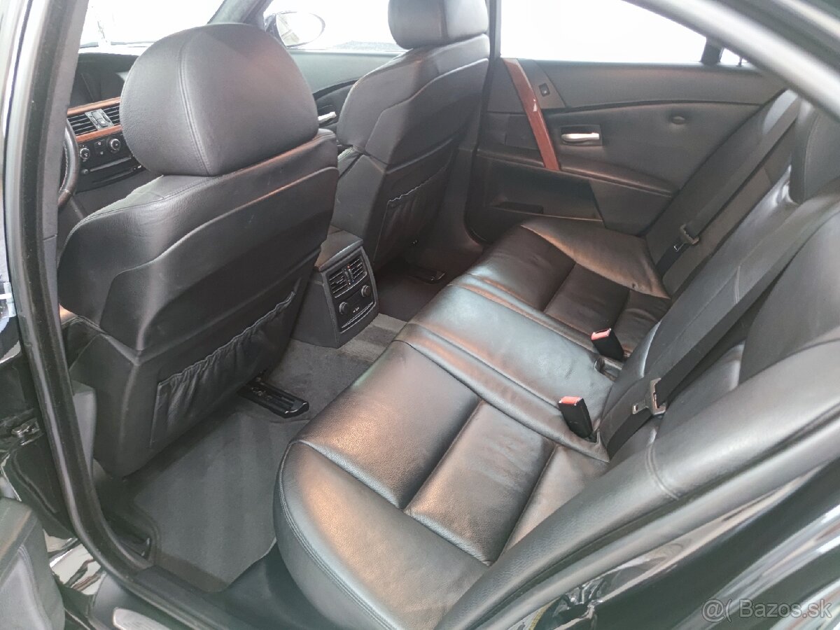 BMW E60 M5 - 13