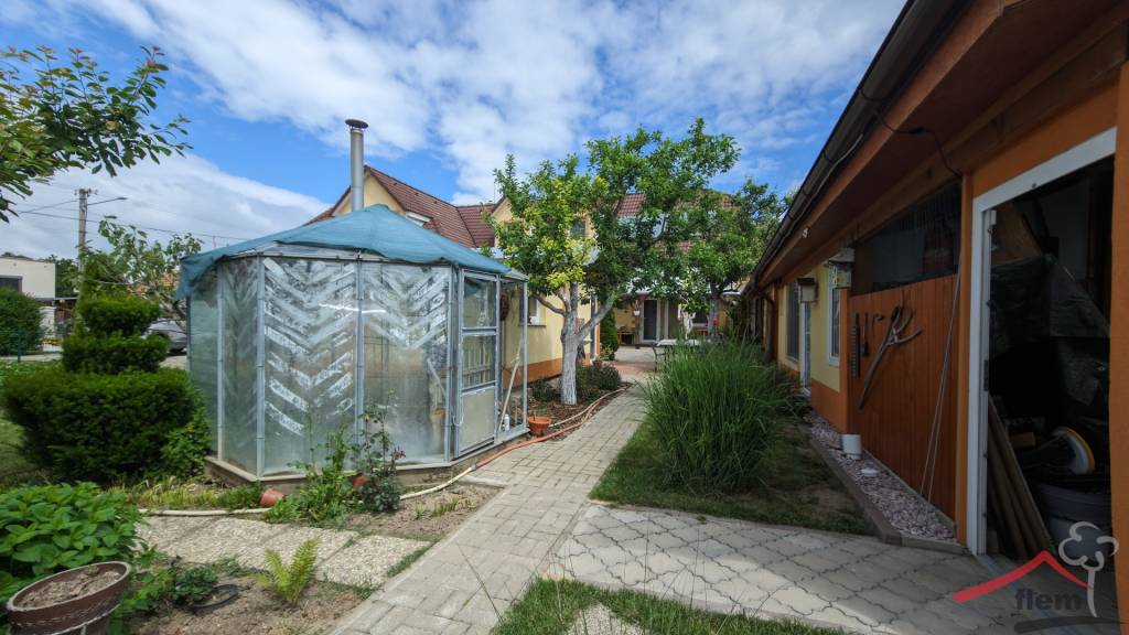 Rodinný dom na predaj, Lúčnica nad Žitavou-Martinová, pozemo - 13