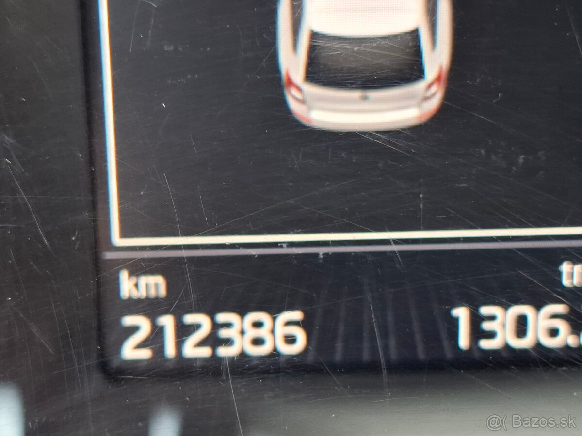 ŠKODA OCTAVIA COMBI 1,6 TDi r.v. 2014 - 13