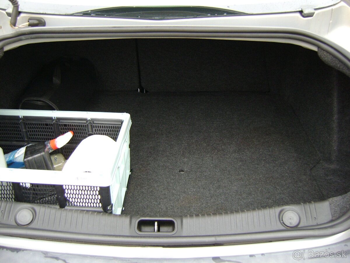 RENAULT MEGANE 1.4 - 13