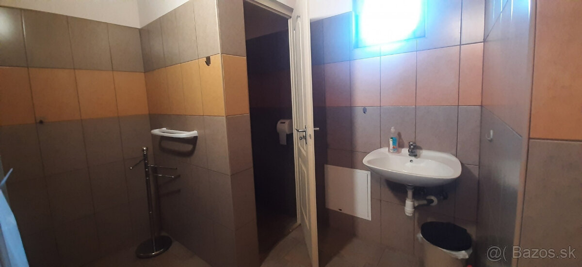 Krásna príroda, pokojný život, dom v obci Pere, Maďarsko - 13