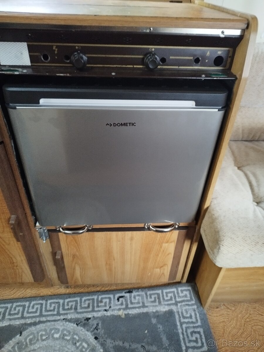 Predám karavan Burstner - 13