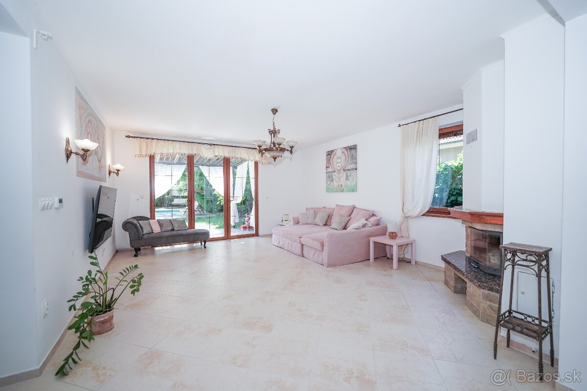 Rodinný dom v obci Rovinka na predaj - 13