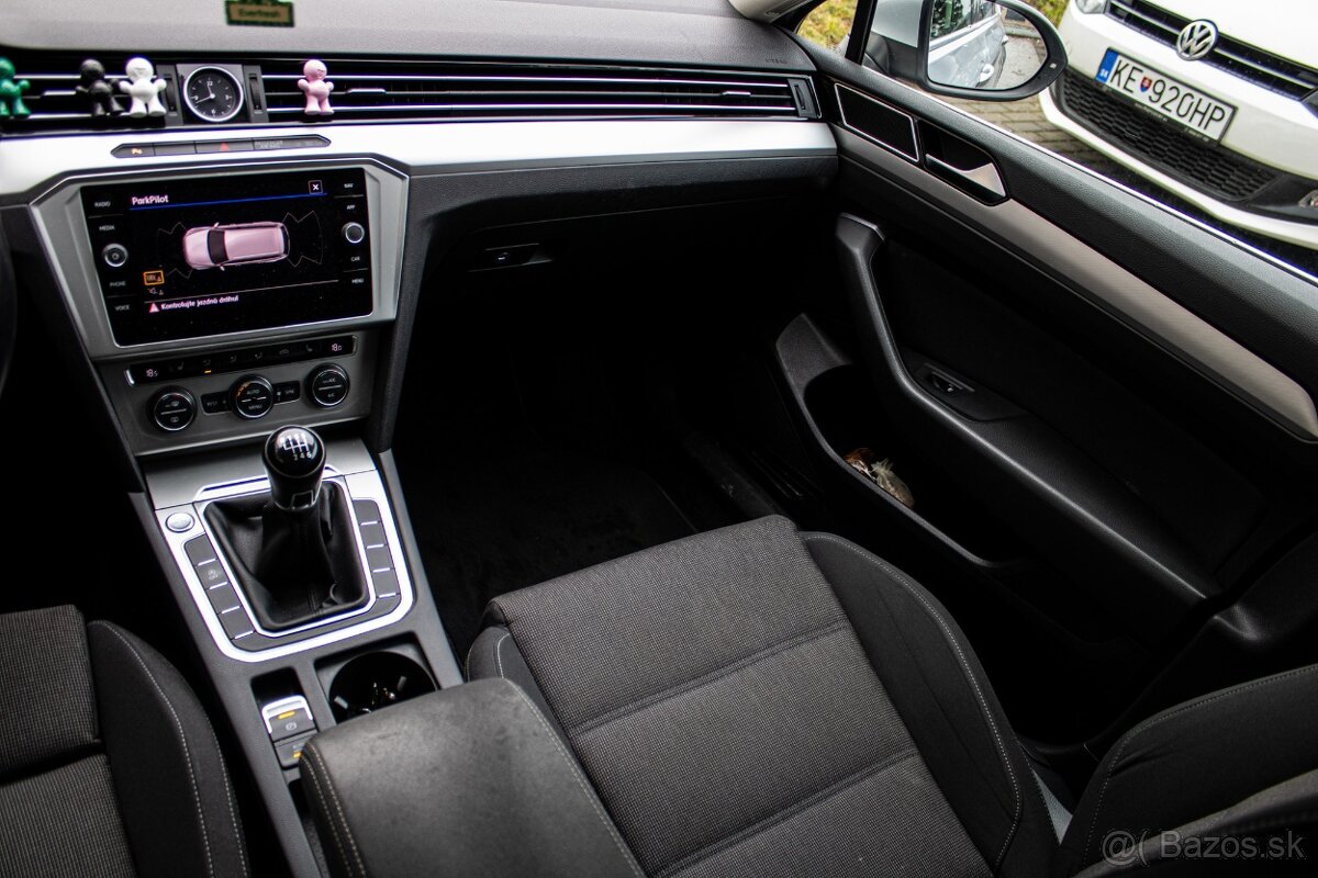 Volkswagen Passat Variant 2.0 TDI BMT Comfortline - 13