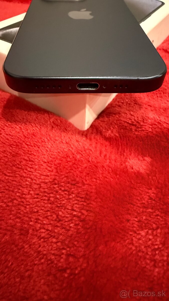 Apple iPhone 15 Pro 128 GB - 13