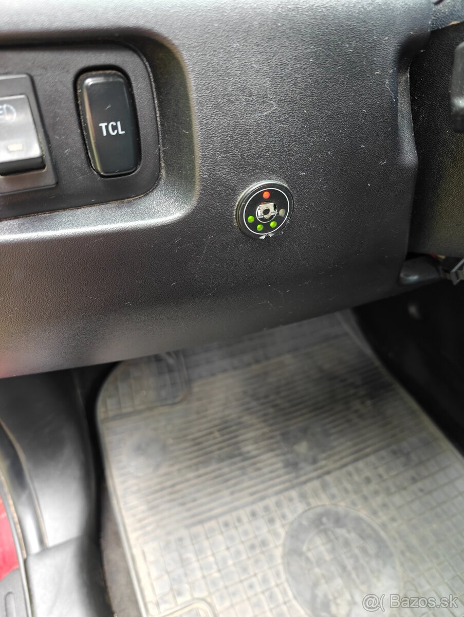 Mitsubishi Endeavour (Pajero) - 13