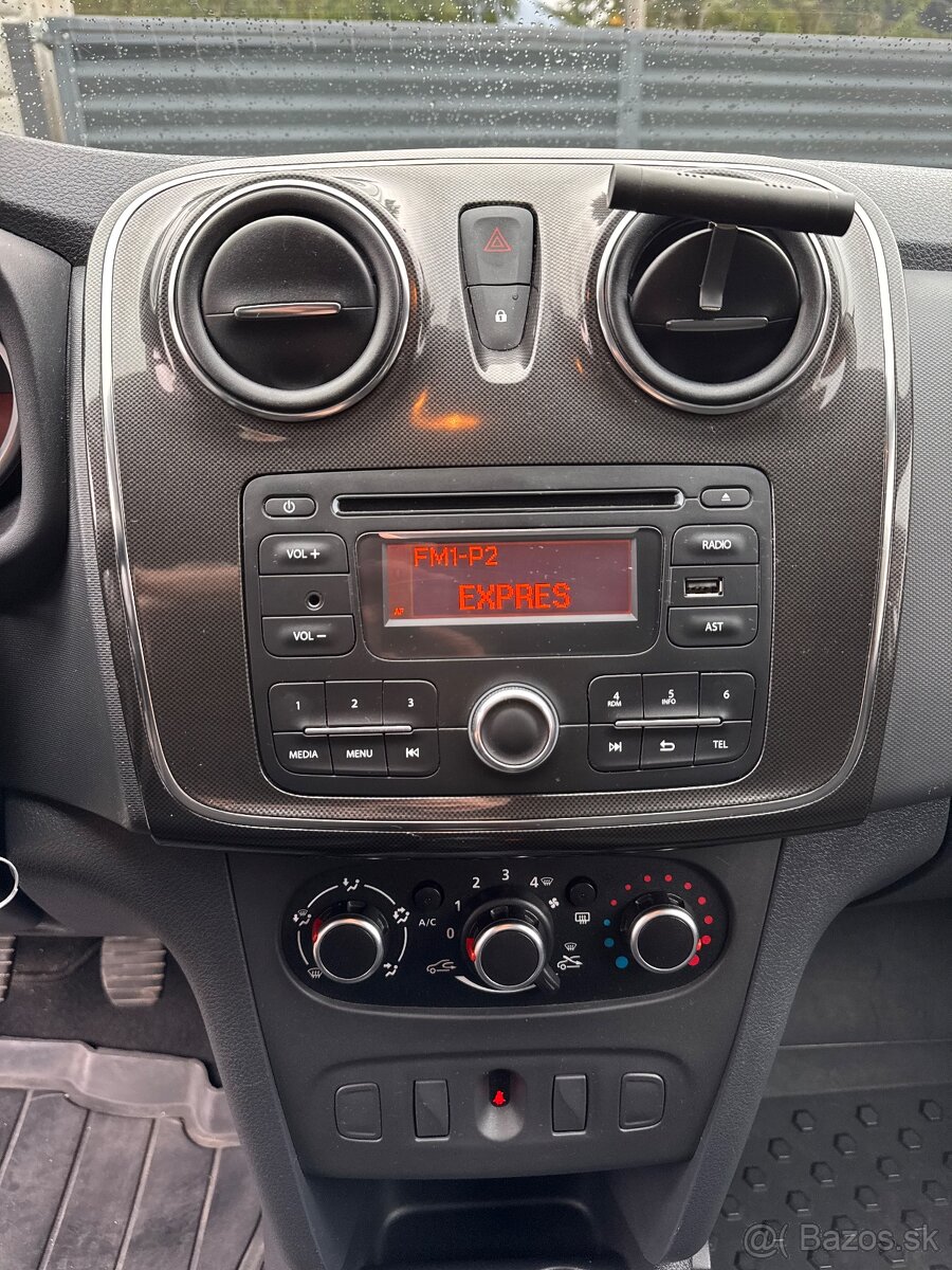 Dacia Sandero 1.2 r.v. 2017 - 13