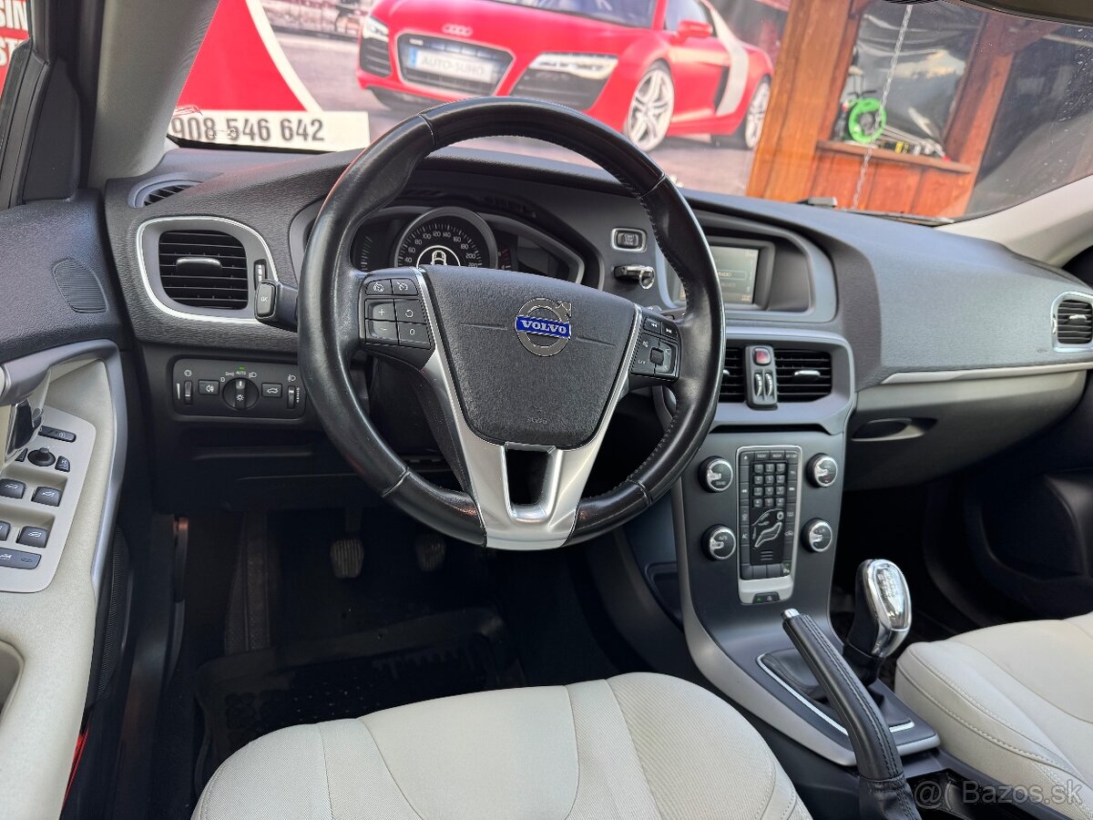 Volvo V40 1,6 diesel - 13