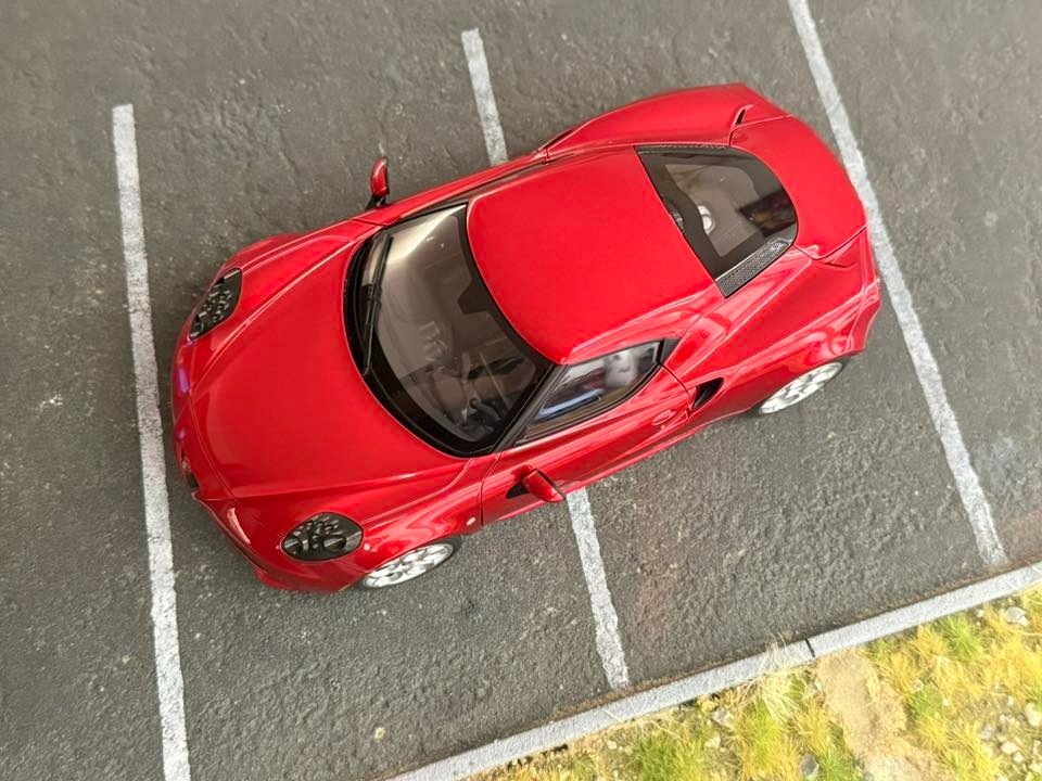 1:18 2013 ALFA Romeo 4C - AUTOart - 13