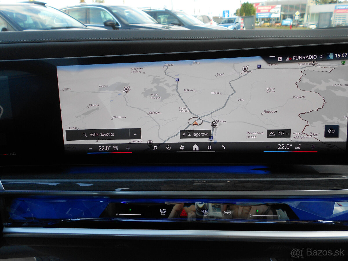 BMW 740D XDrive HEV 2023 - 13
