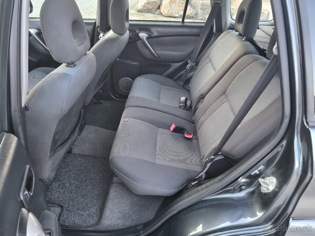 TOYOTA RAV4 2,0D4D 4x4 - 13