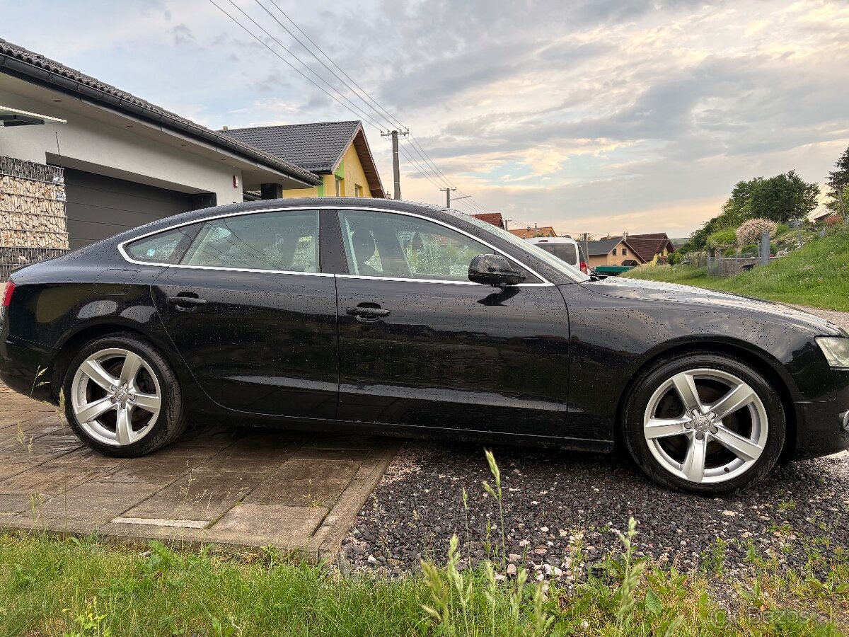 Predám Audi A5 hatchback - 13