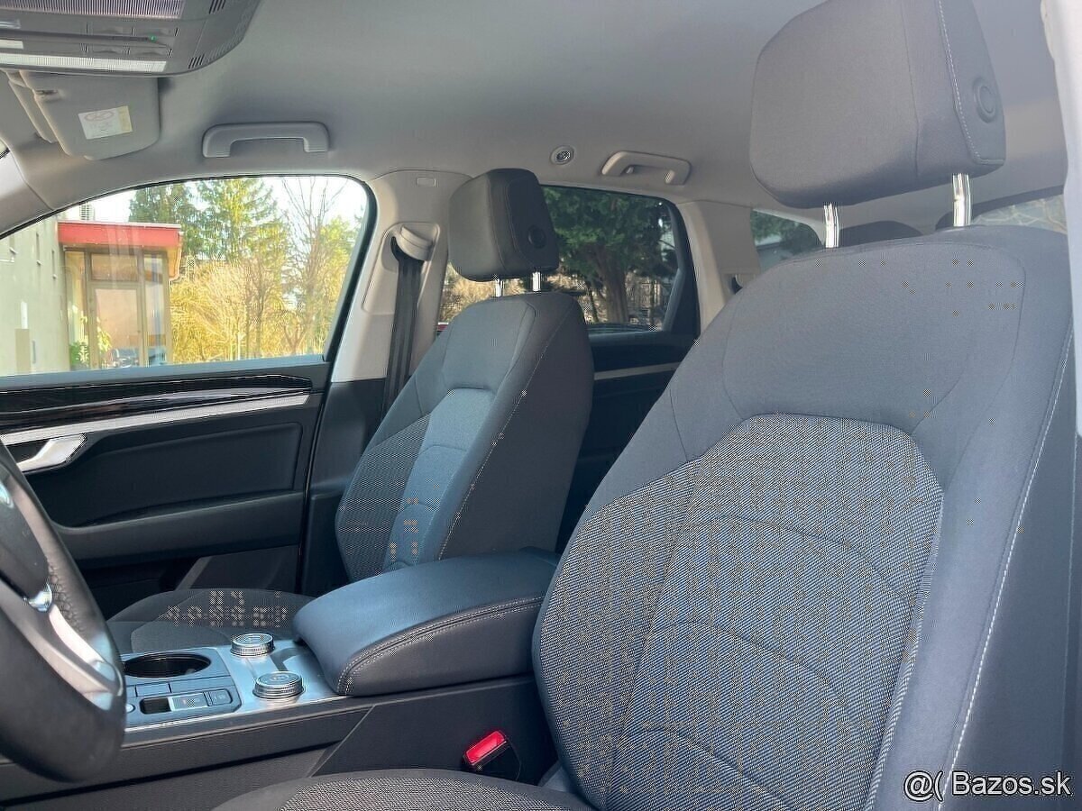Volkswagen Touareg 3.0TDI - 13