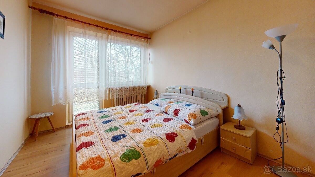 Na predaj veľký 3 podlažný dom Šulekovo, pozemok 524m2 - 13