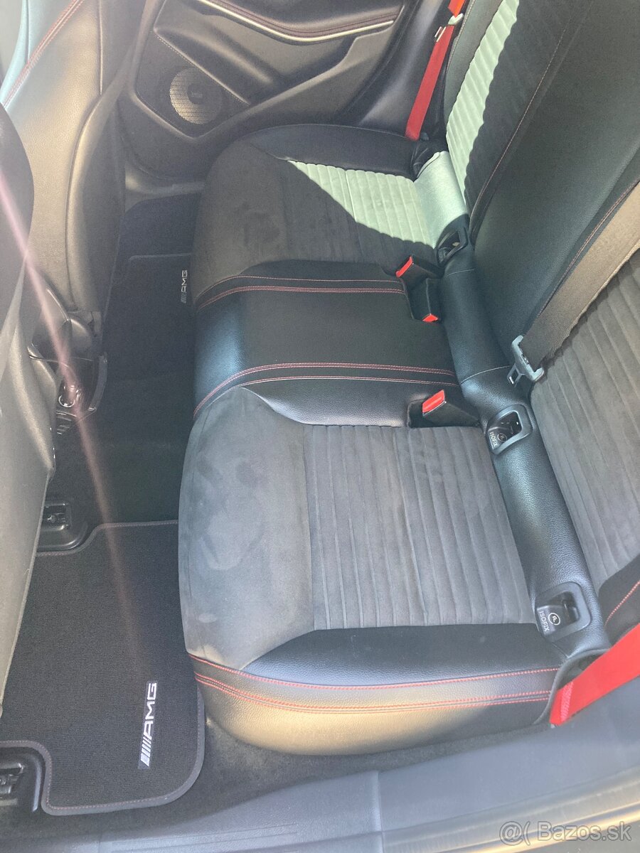 Mercedes A 45AMG - 13