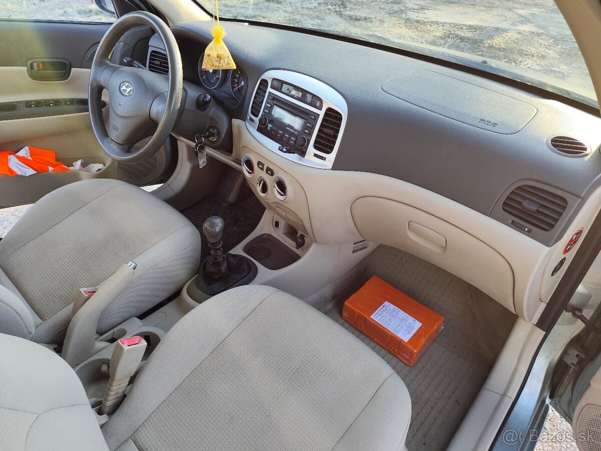 Hyundai Accent 1.5 CRDi SK - 13