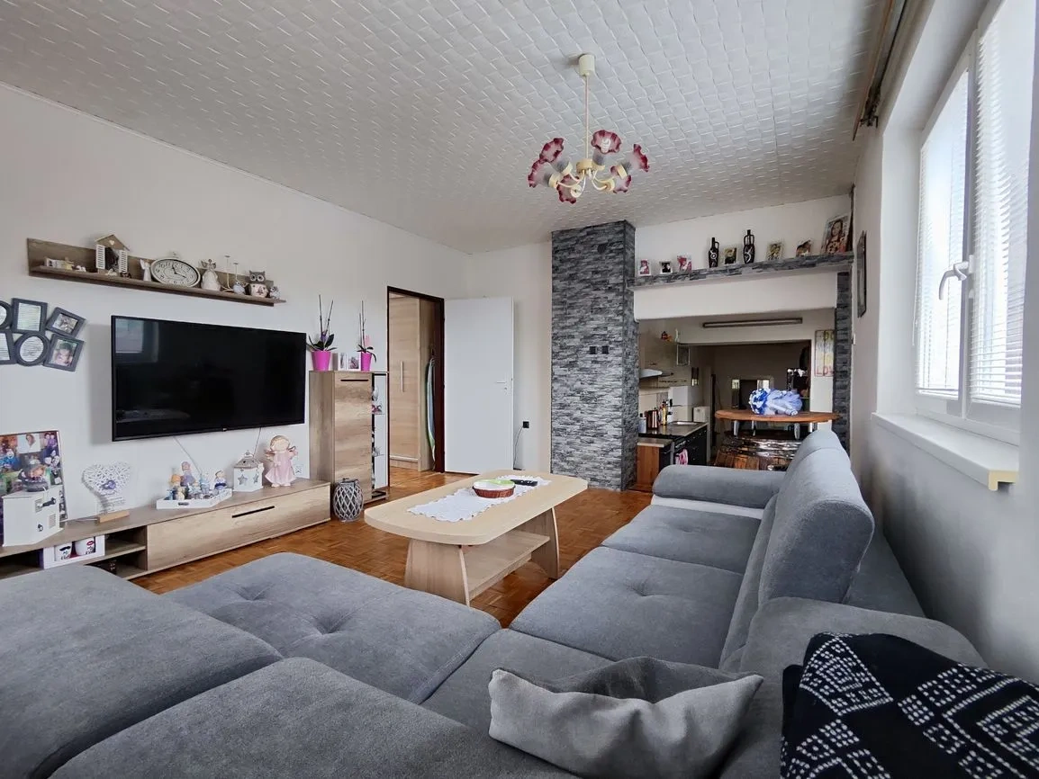 Priestranný rodinný dom - 13