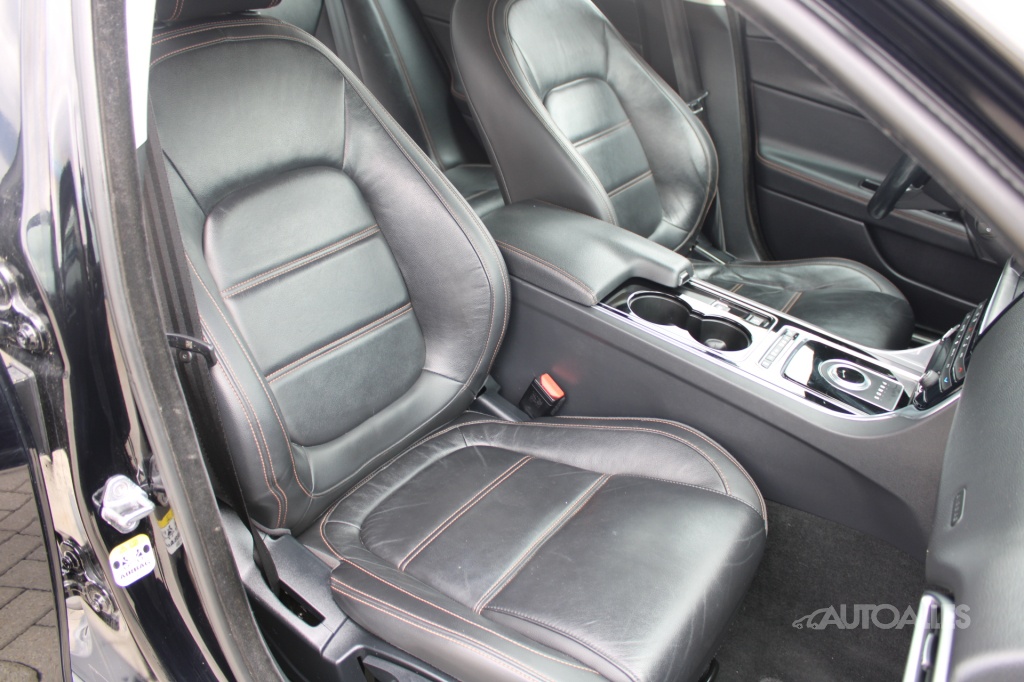 Jaguar XE 2,0 D 120 kW, odpočet DPH - 13