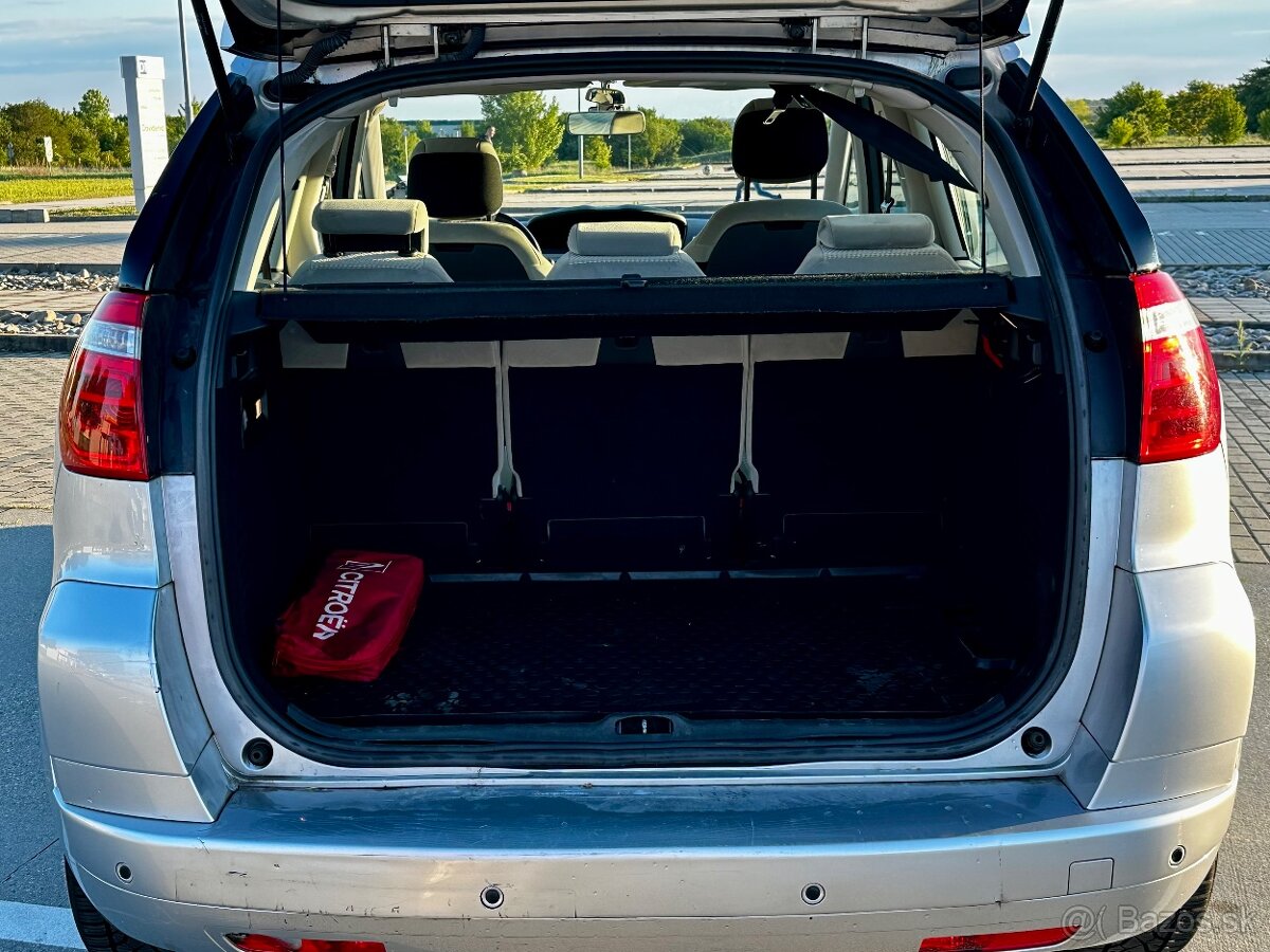 Citroën C4 Picasso - benzín, manuál - 13