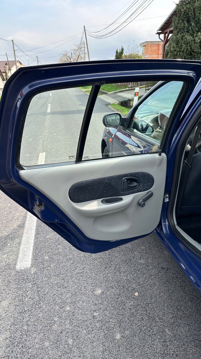 Renault Thália 1.4 - 13