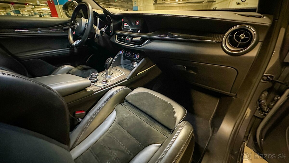 Alfa Romeo Stelvio QV - 13