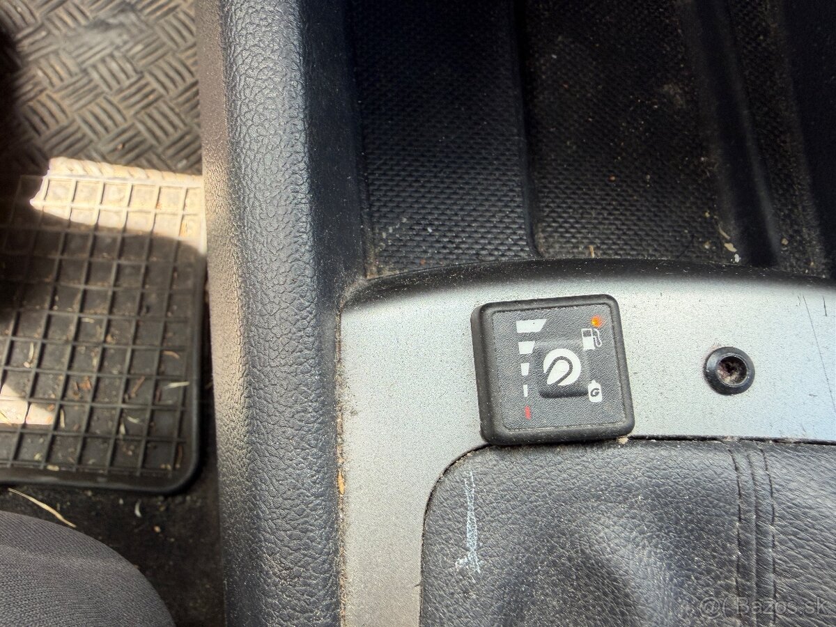 KIA Rio - 13