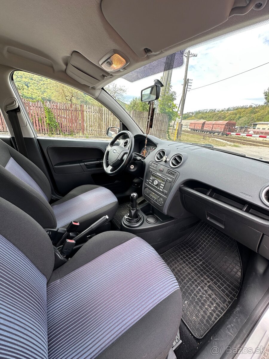 Predám Ford Fusion 1.4 59kw Benzín - 13