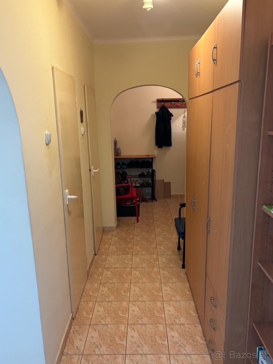 Predám 2-izbový byt v Brezne - 13