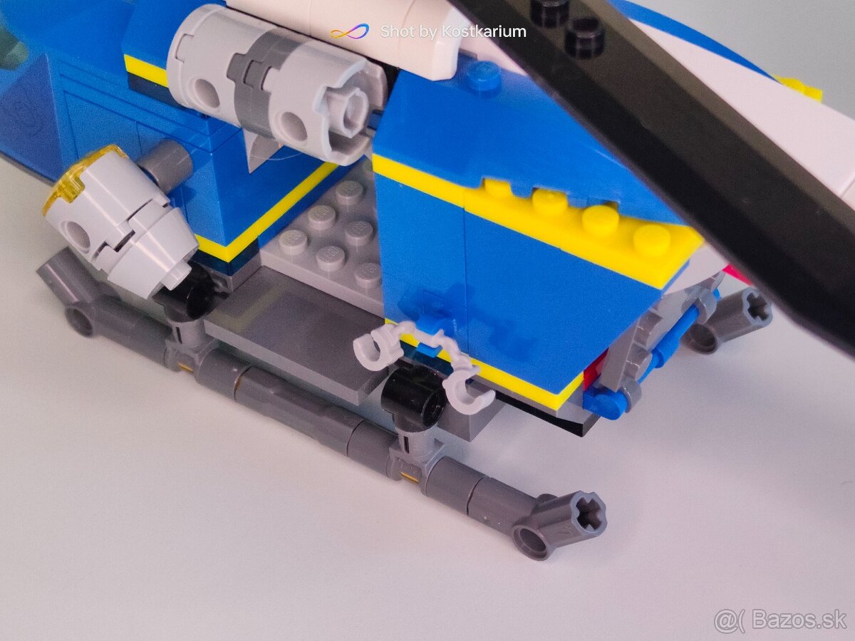 Lego City set 60317 - 13