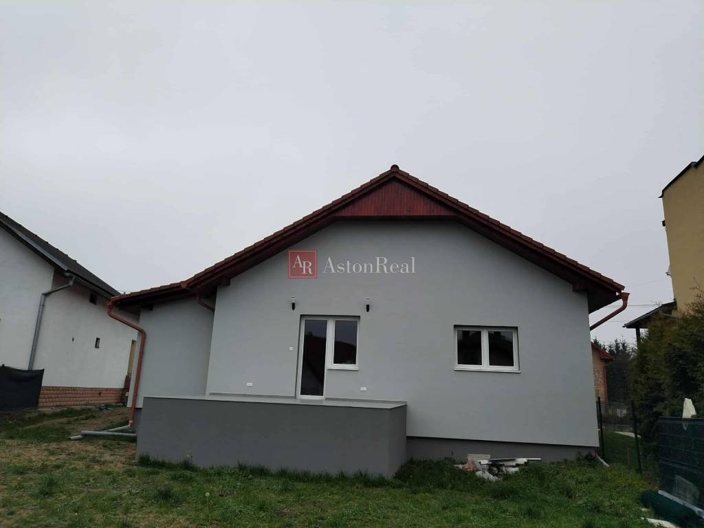 Predaj:Prerobený 5-izbový RODINNÝ DOM, pozemok 547 m2, Marti - 13