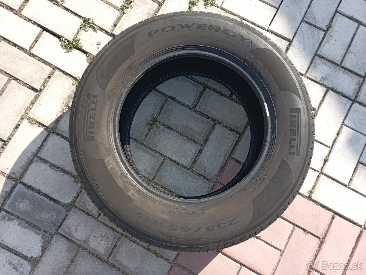 235/65/17 Pirelli letné pneu 4ks - 13