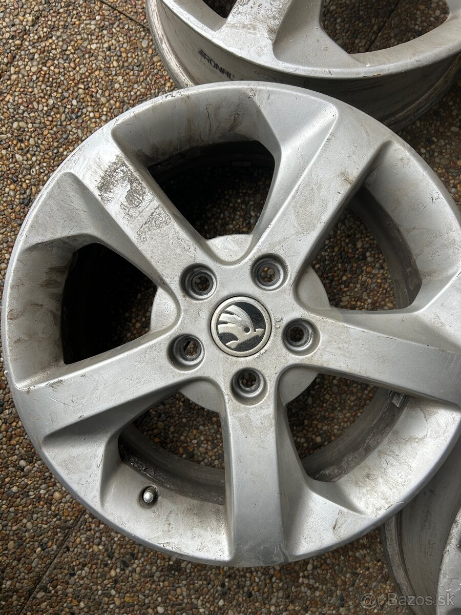 Predám ( kávovar, grafické karty, disky R16) - 13