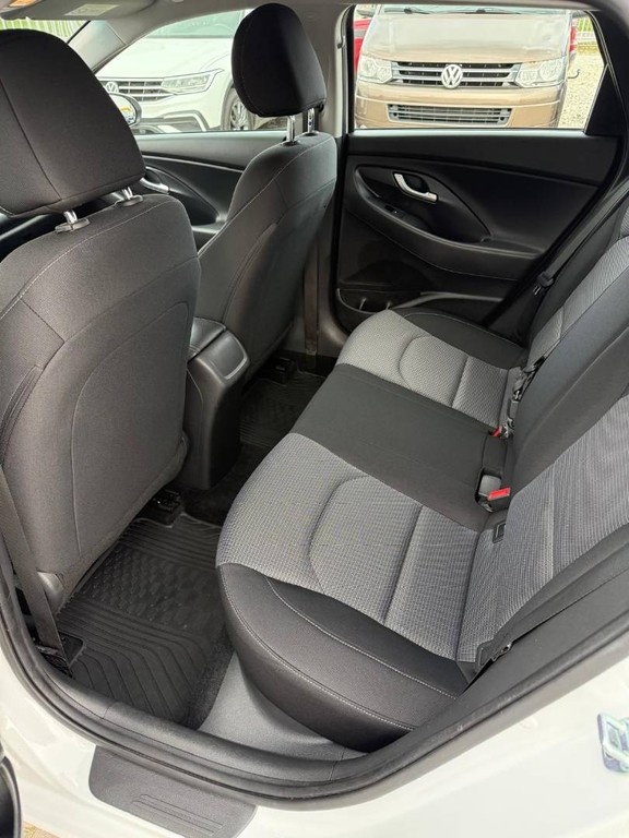 Hyundai i30 CW 1.6 CRDi 110 Comfort - 13