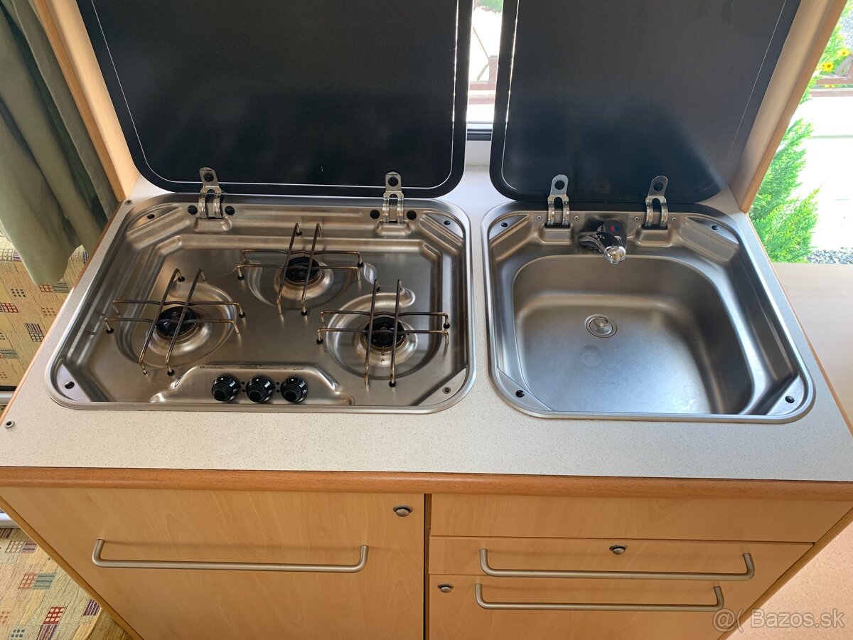 Karavan obytný prives Chateau Caratt 390 - 13