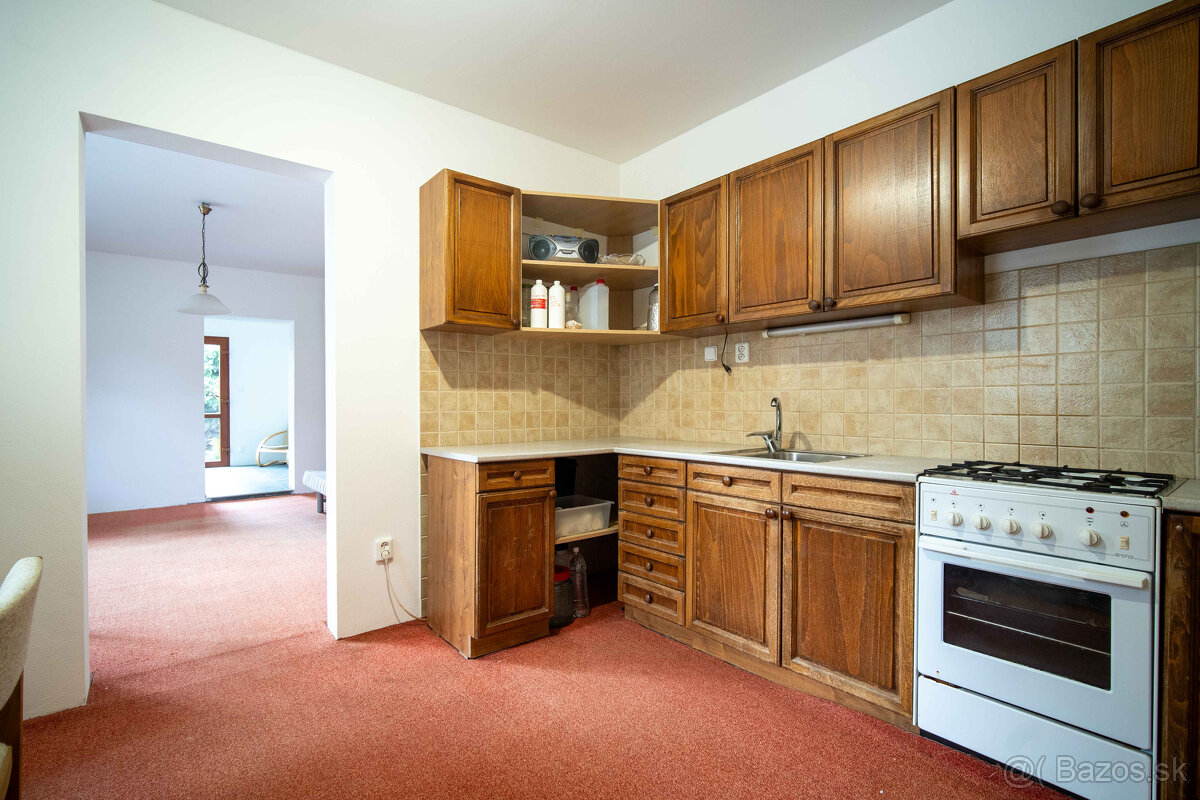 Pekný dvojpodlažný RD v Modranke so samostatnou bytovou jedn - 13