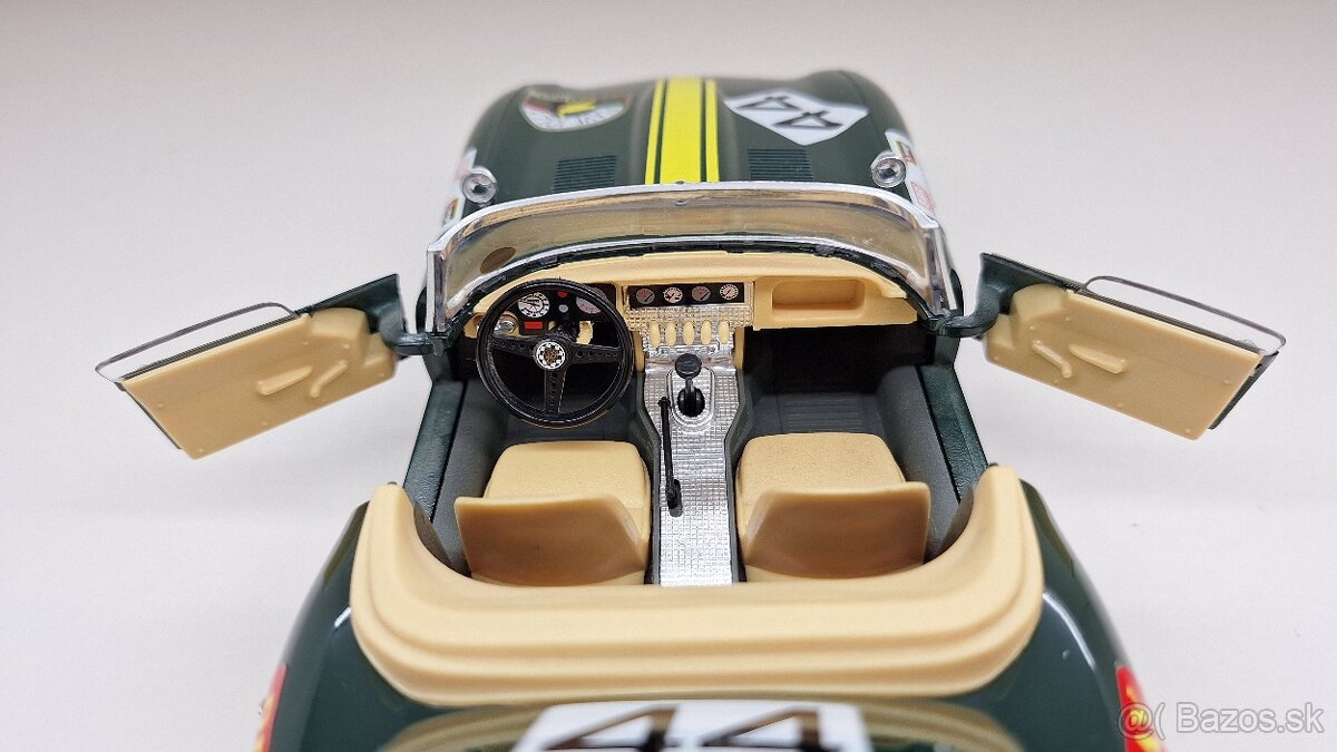 1:18 JAGUAR E CABRIO No. 44 - 13