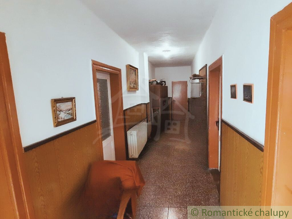 Rodinný dom v obci Kunešov - v tichej lokalite Kremnickýc - 13