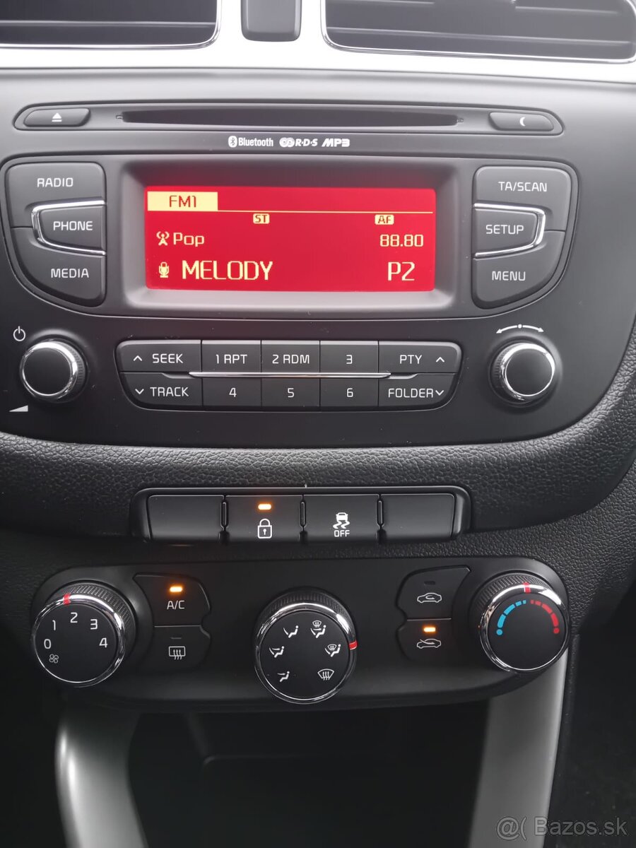 Kia Ceed - 13