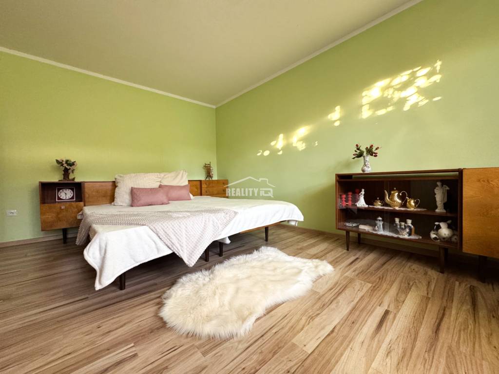 ✅ EXKLUZÍVNE ✅ : Rodinný dom v pokojnej lokalite so znižovan - 13